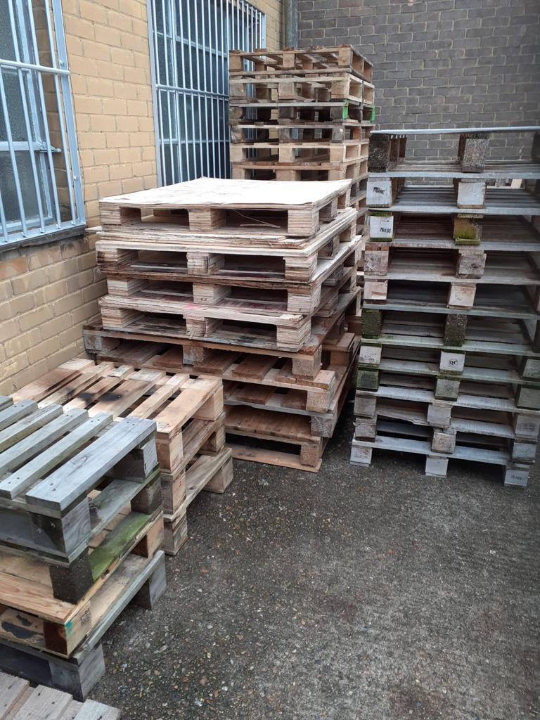 Wooden Pallets 1001 Uses; Many Sizes, Google for Home & Garden DIY Project  Ideas