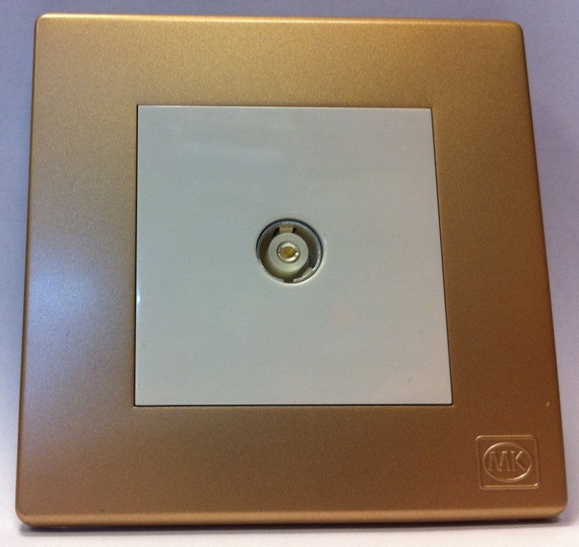 MK 3 Gold TV Coax Aerial Screwless Wall Socket Plate